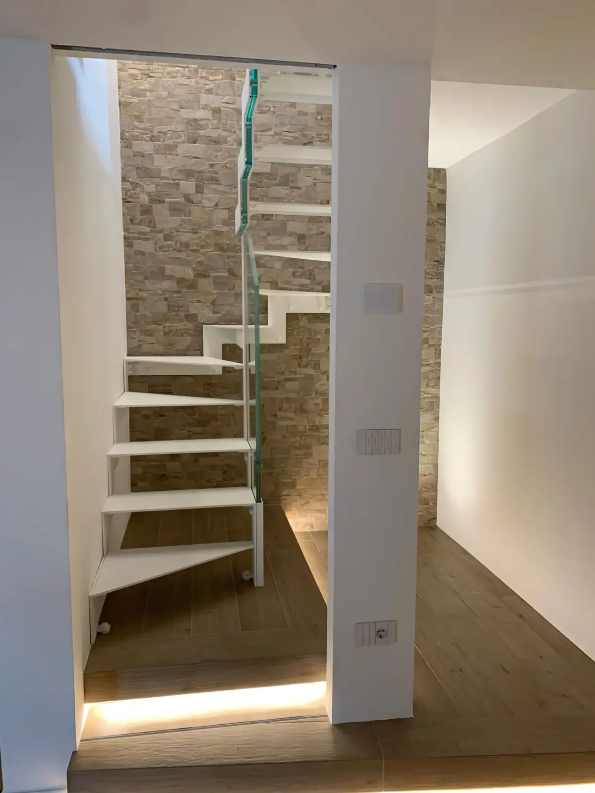 scala per piccoli spazi che sostituisce la scala a chiocciola