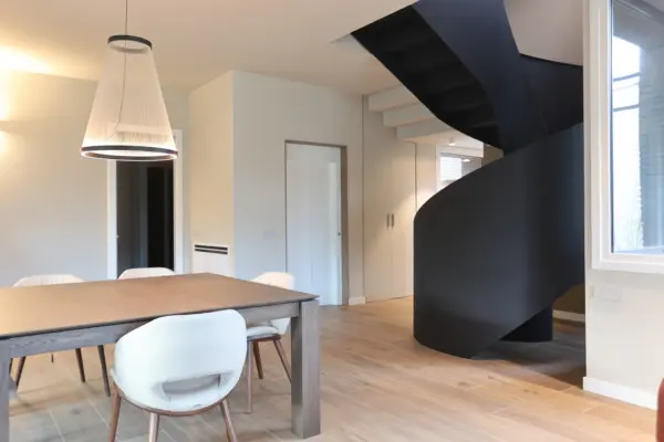 scala elicoidale moderna