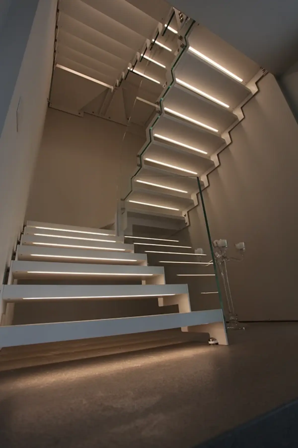 scala a giorno illuminata con led